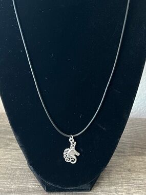 Silver Unicorn Head Pendant Necklace 🦄